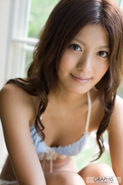 十个男人躁一个女人视频